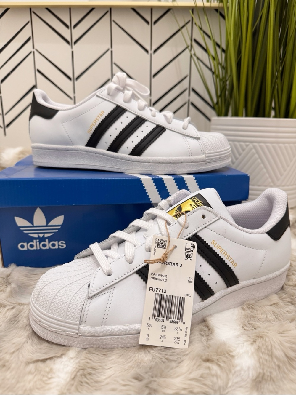 Adidas Superstar J White Black Gold Sneakers Size 6 NWT FU7712
